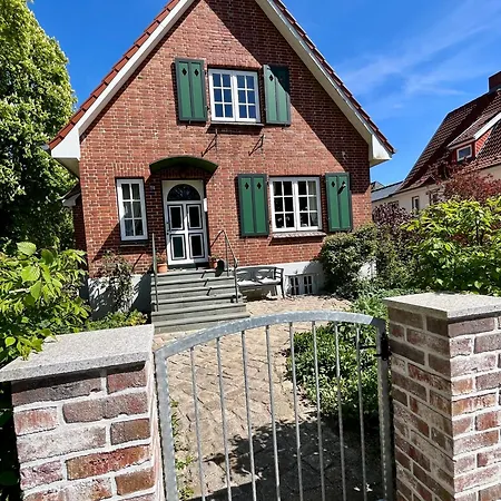 Apartment Kleine Landhaus-perle Am Schlosspark Eutin